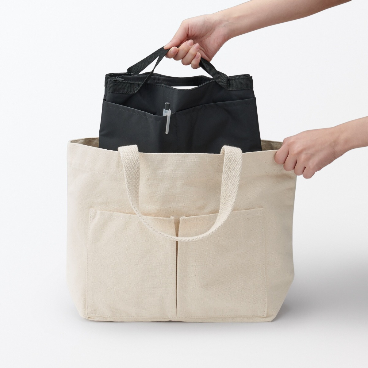 MUJI Túi Nylon Tái Chế Phân Ngăn - Đen