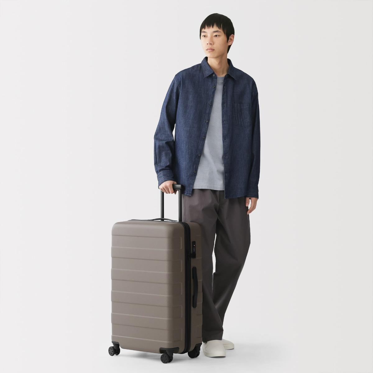 MUJI Vali Vỏ Cứng Tay Kéo Điều Chỉnh Linh Hoạt (75L)