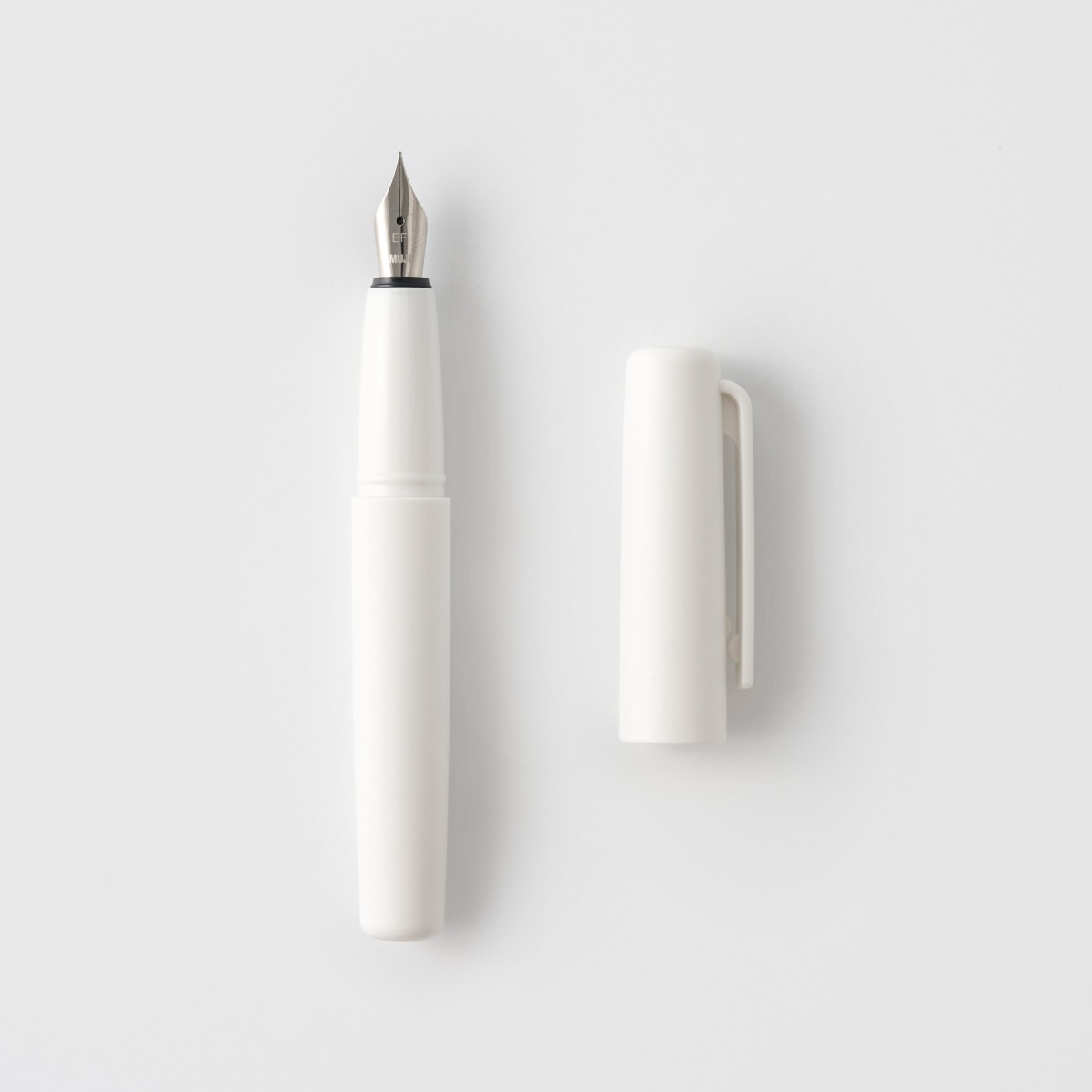 MUJI Bút Máy Compact Kèm 2 Ống Mực Đen