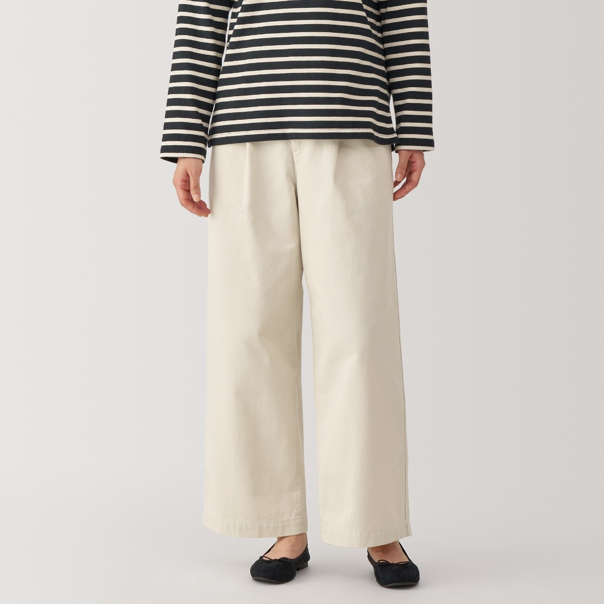 Quần Rộng Chino Tucked Nữ