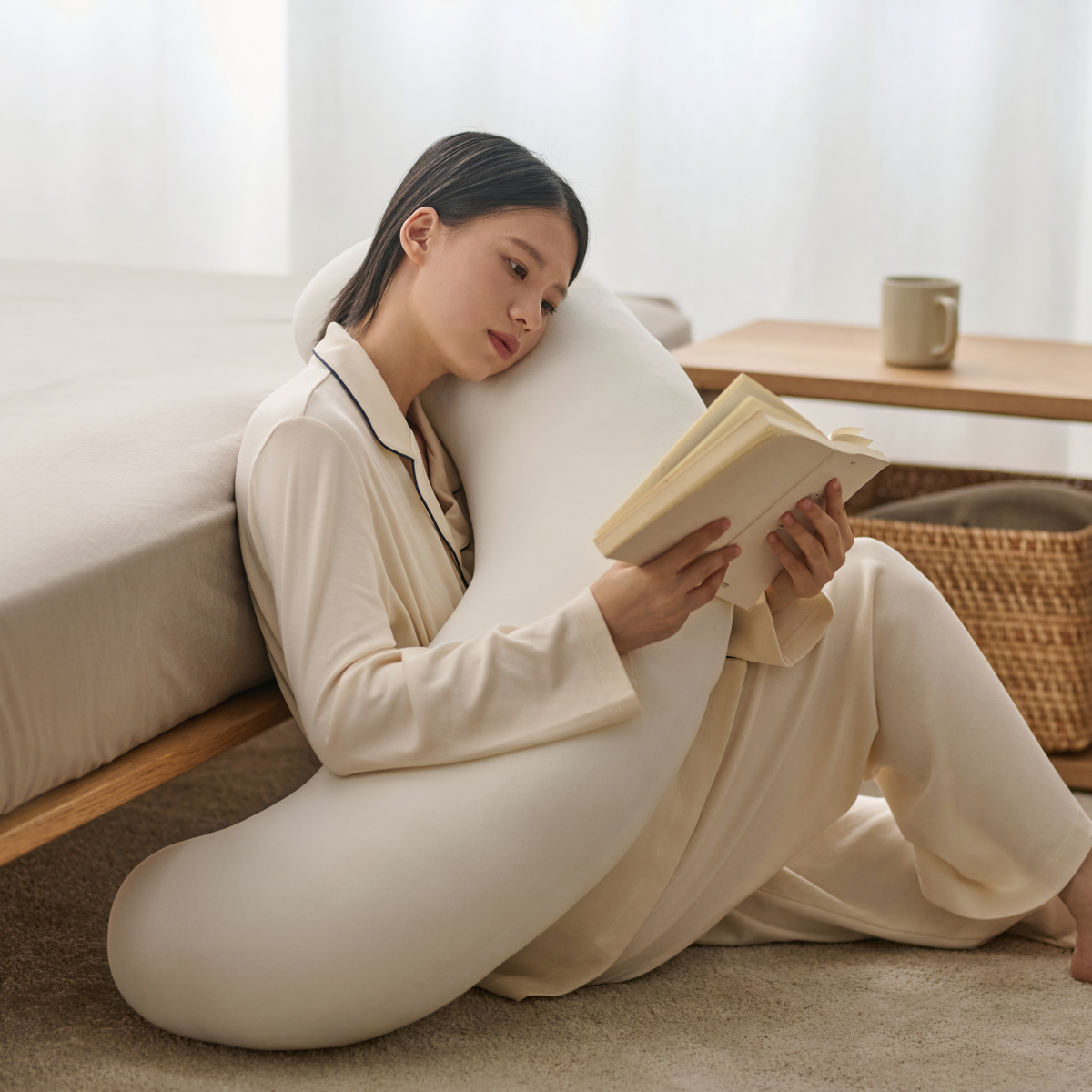 Warm Fiber Cushion Moon