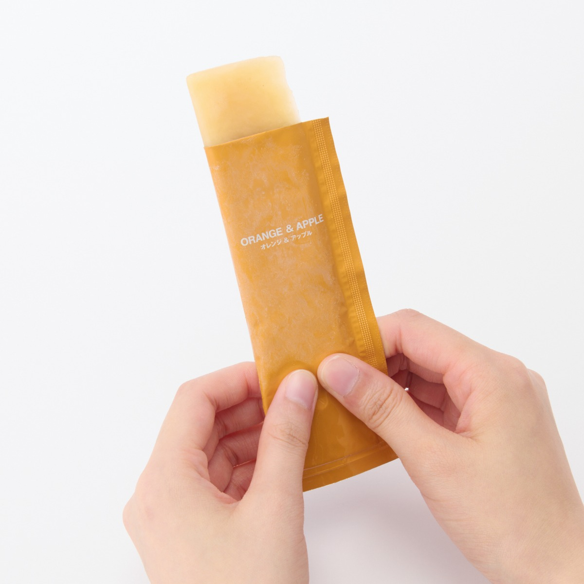 MUJI Thanh Trái Cây Xay Nhuyễn Cam Và Táo Dùng Đông Lạnh (Sản phẩm bán thùng - 16 túi)